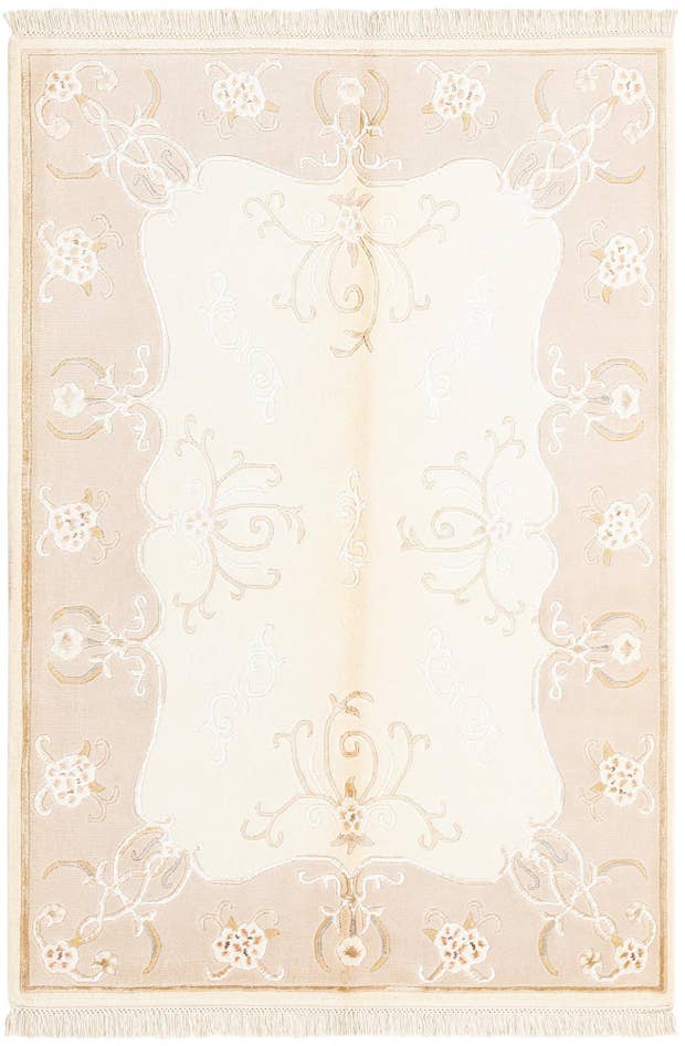 Detail image of 4' 1 x 5' 9 Darya Rug