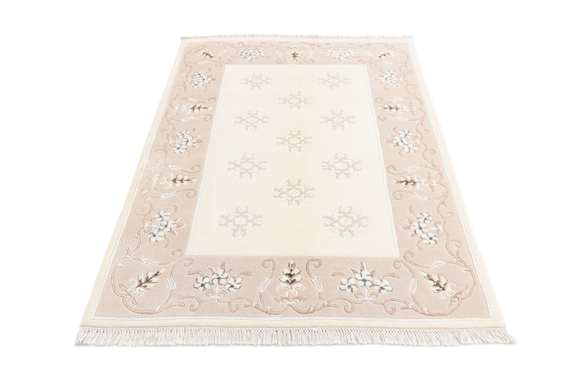 4' x 5' 9 Darya Rug