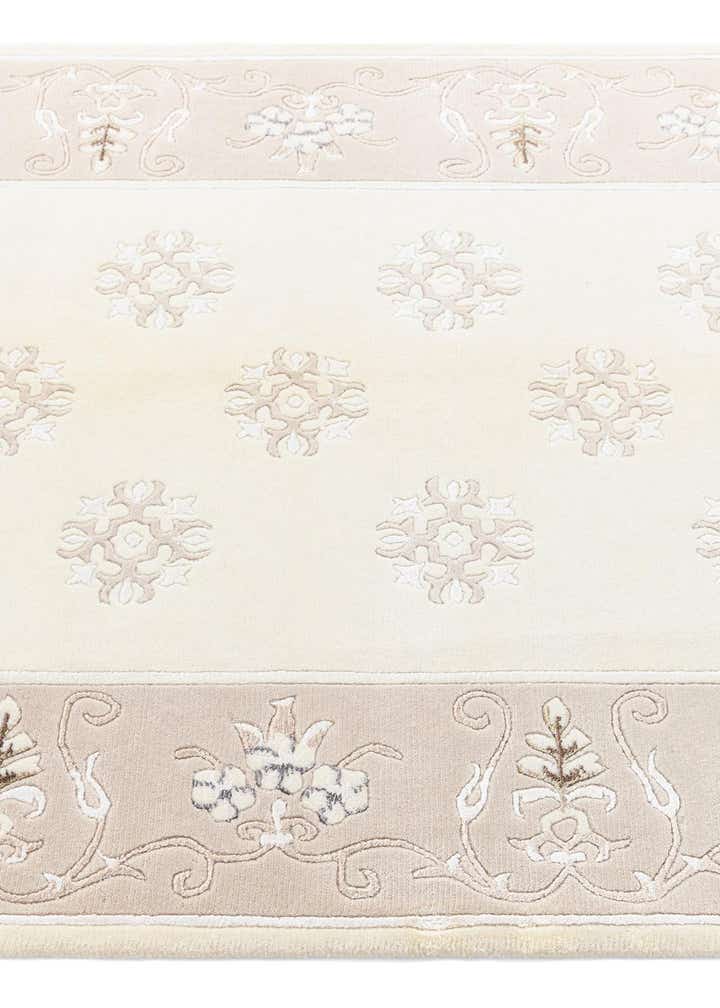 4' x 5' 9 Darya Rug