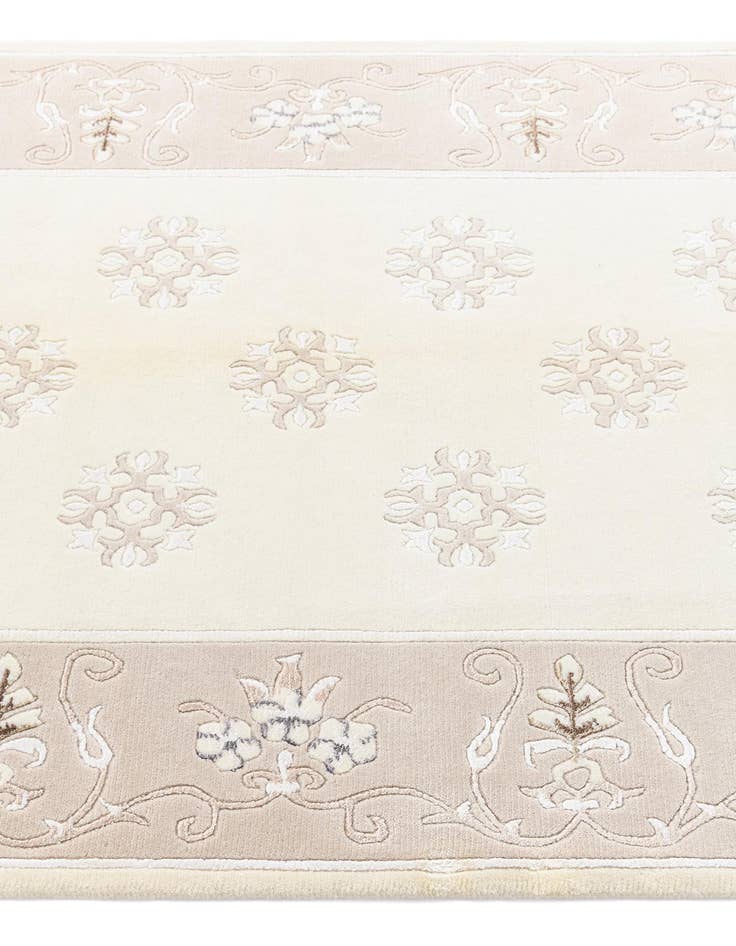Detail image of 4' x 5' 9 Darya Rug