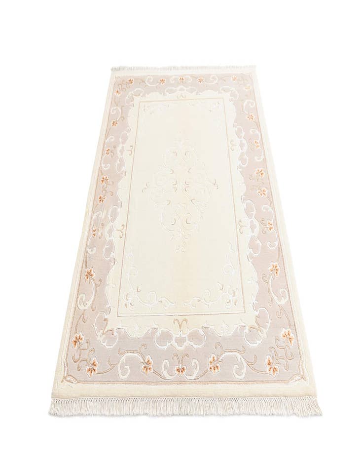 Detail image of 4' 1 x 6' Darya Rug