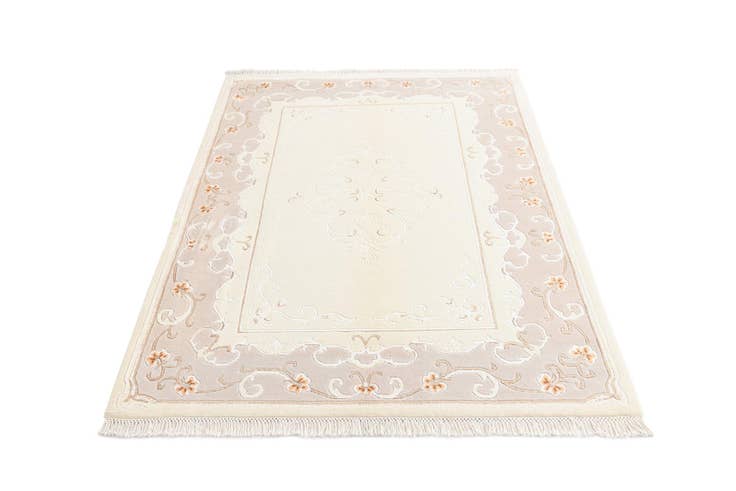 Detail image of 4' 1 x 6' Darya Rug