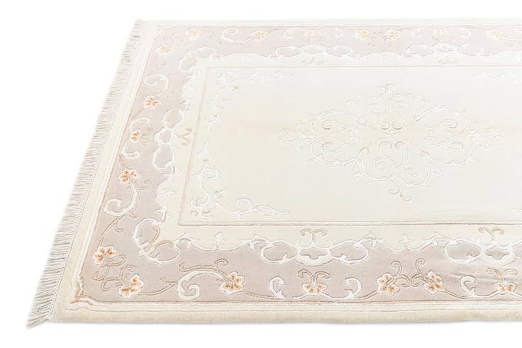 Detail image of 4' 1 x 6' Darya Rug