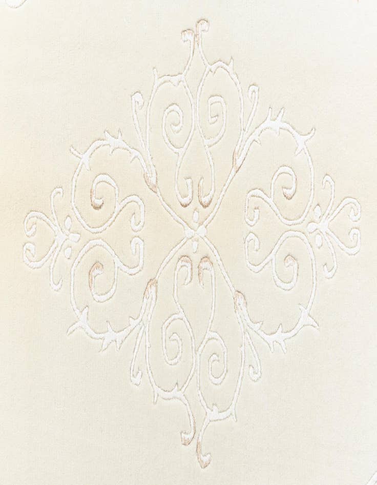 Detail image of 4' 1 x 6' Darya Rug