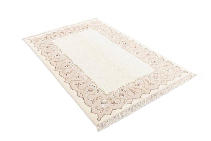 Detail image of 4' 1 x 6' 2 Darya Rug