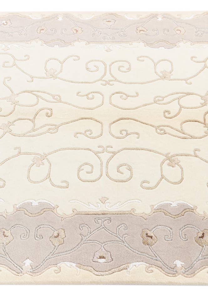 Detail image of 4' 1 x 6' Darya Rug