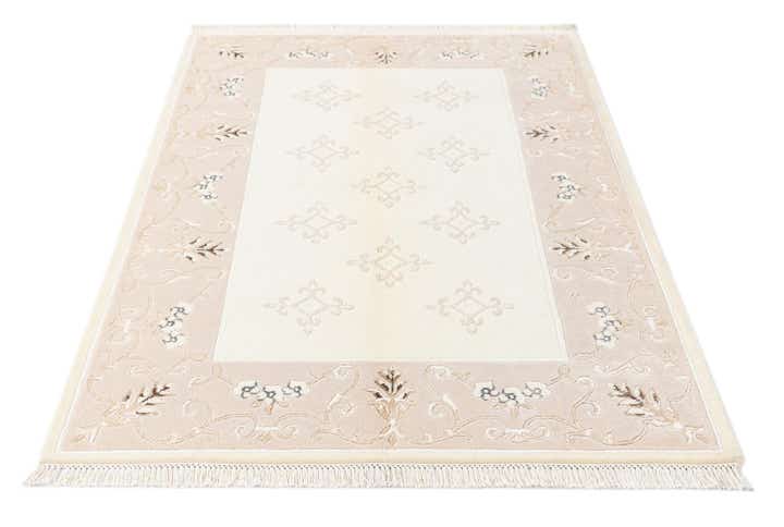 4' x 6' Darya Rug