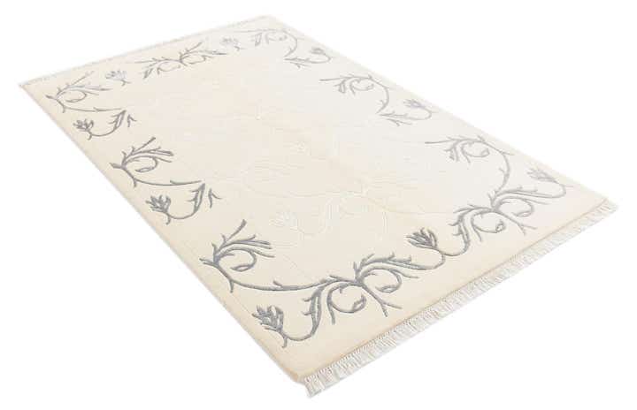 3' 11 x 6' Darya Rug
