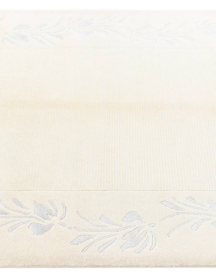 Detail image of 4' 2 x 6' Darya Rug