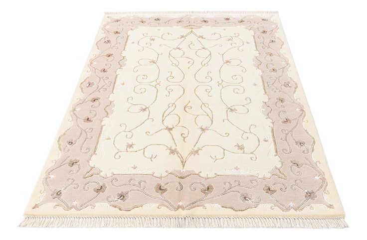 Detail image of 4' 1 x 6' Darya Rug
