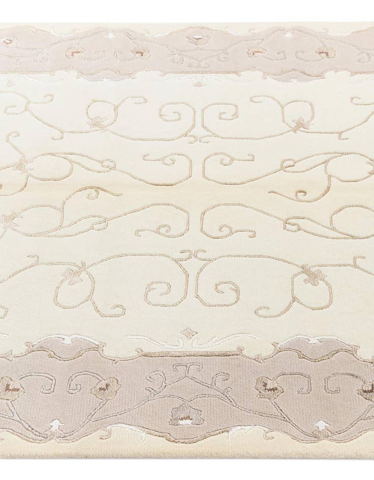 Detail image of 4' 1 x 6' Darya Rug