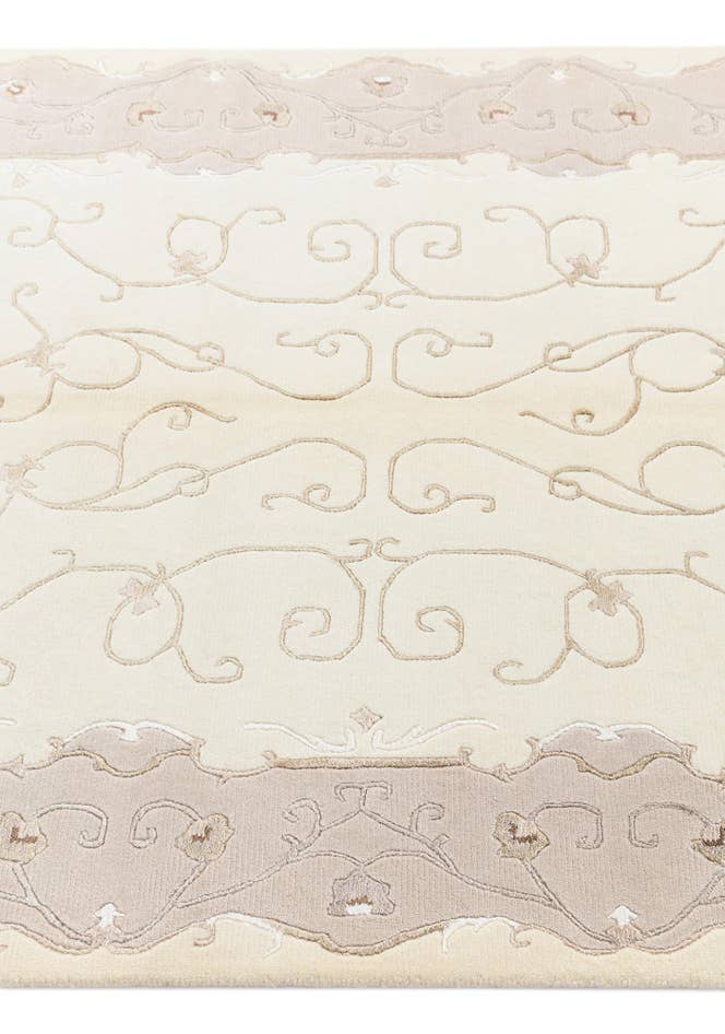 Detail image of 4' 1 x 6' Darya Rug