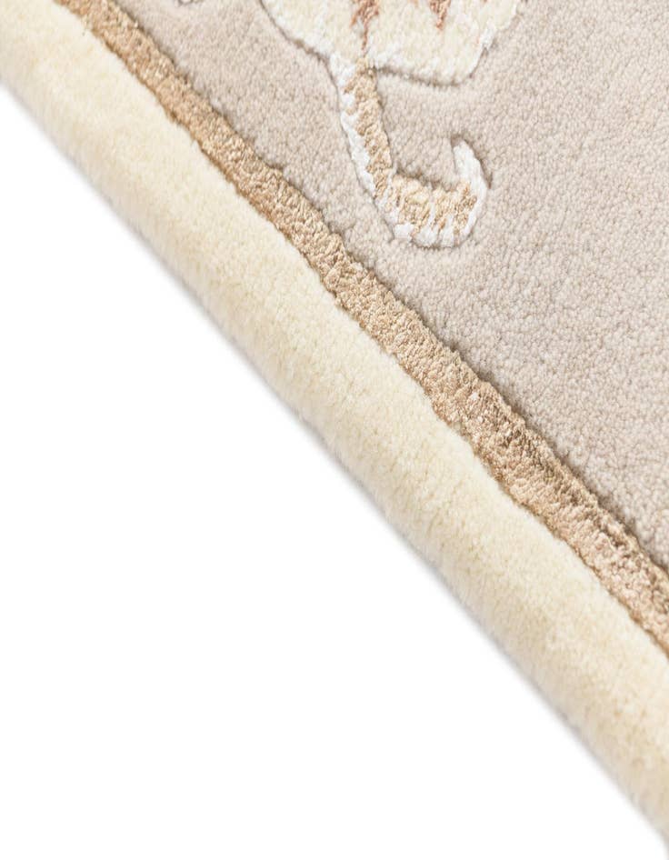 Detail image of 4' x 6' Darya Rug