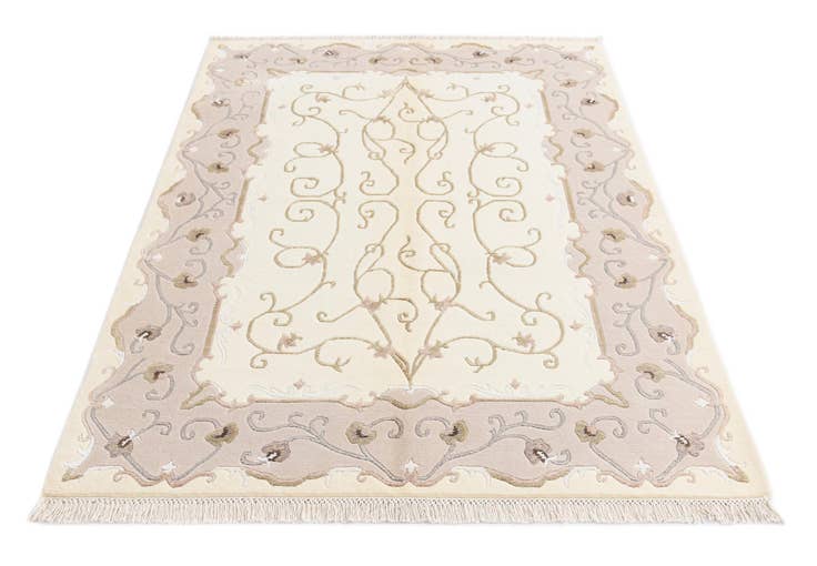 Detail image of 4' 1 x 6' 3 Darya Rug