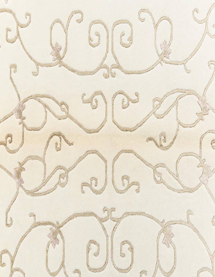 Detail image of 4' 1 x 6' 3 Darya Rug