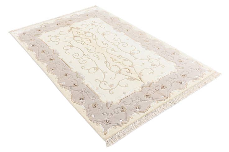 Detail image of 4' x 5' 11 Darya Rug