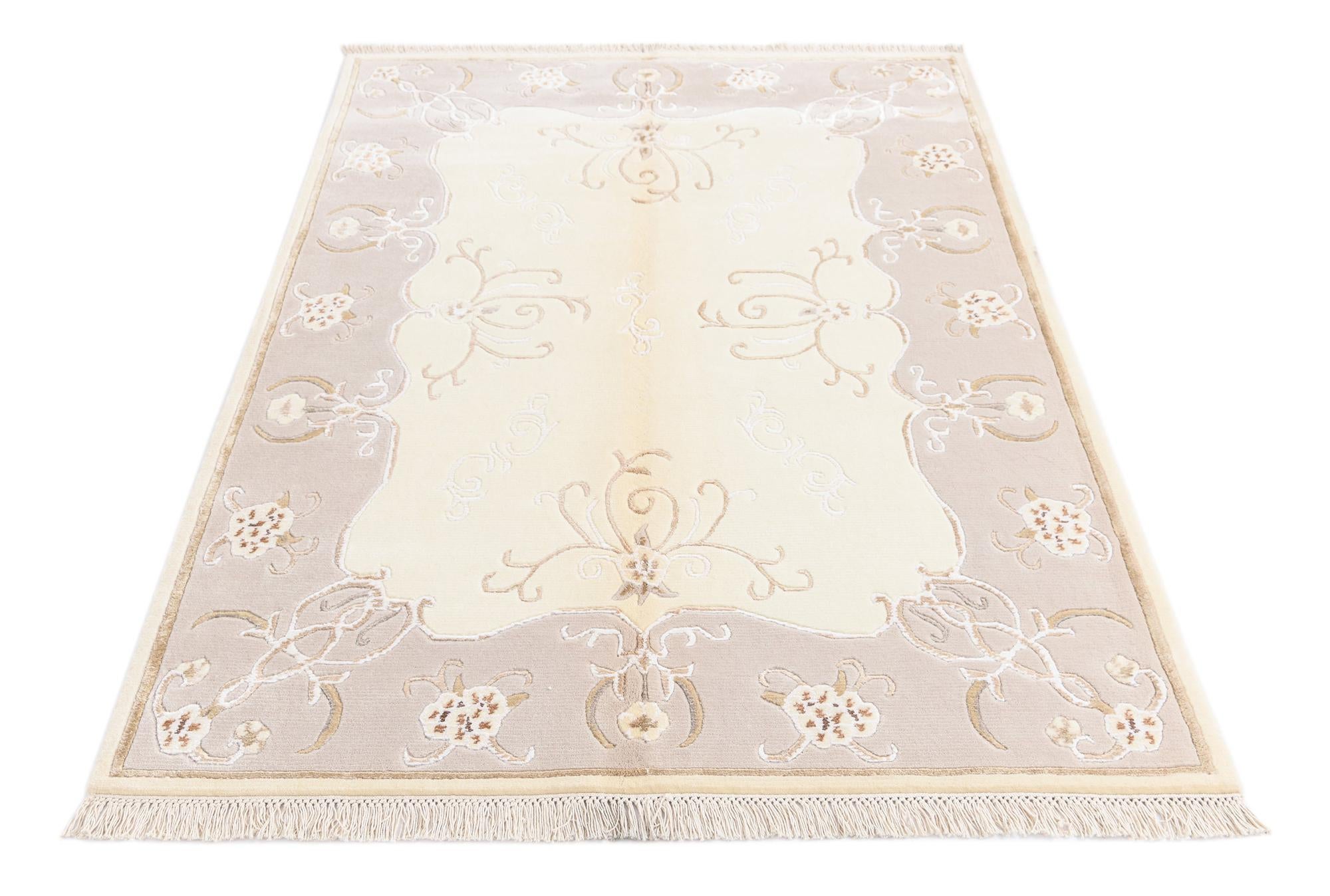 4' 1 x 5' 11 Darya Rug