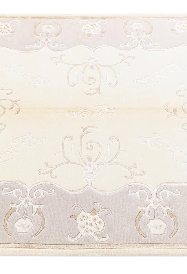 Detail image of 4' 1 x 5' 11 Darya Rug