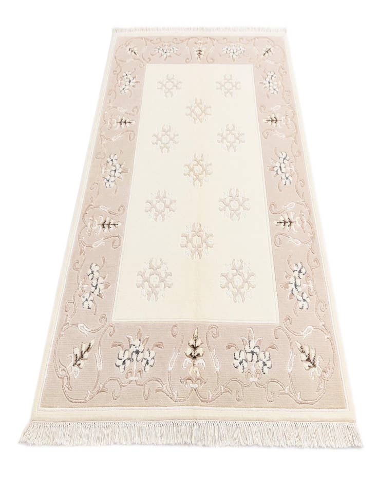 Detail image of 4' 1 x 6' Darya Rug