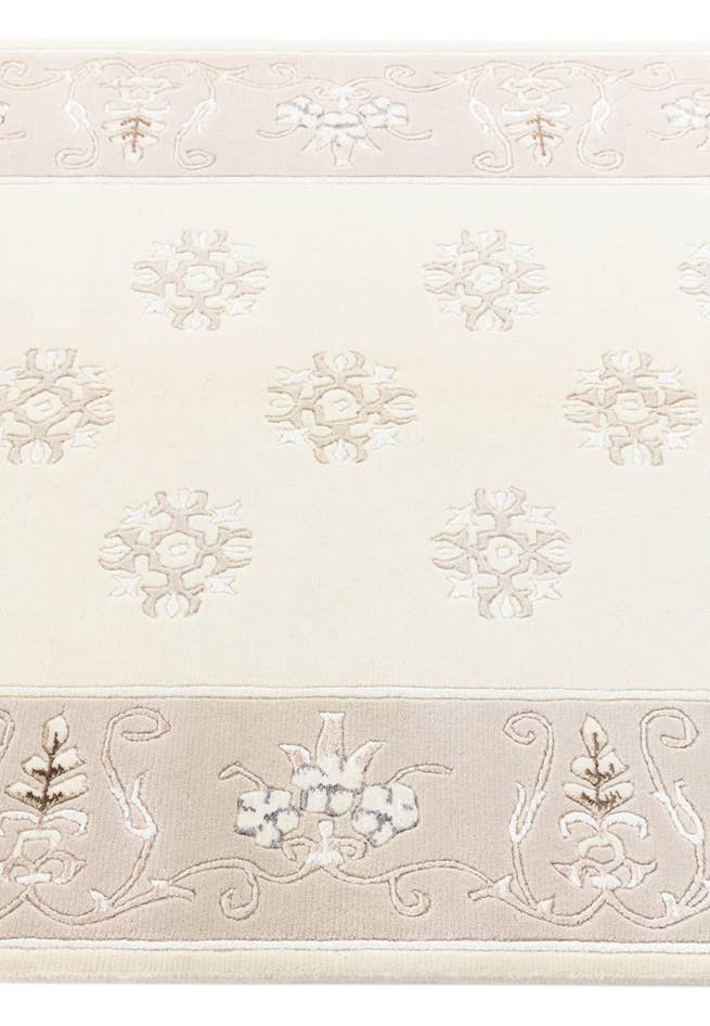 Detail image of 4' 1 x 6' Darya Rug