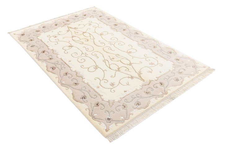 Detail image of 4' 1 x 6' 2 Darya Rug