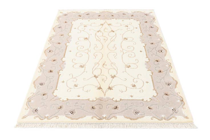 Detail image of 4' x 5' 11 Darya Rug