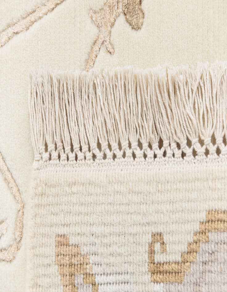 Detail image of 4' x 5' 11 Darya Rug