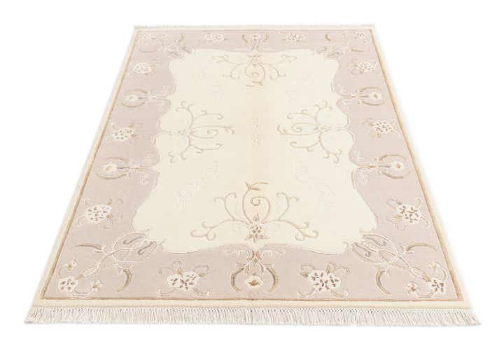 4' 1 x 5' 11 Darya Rug