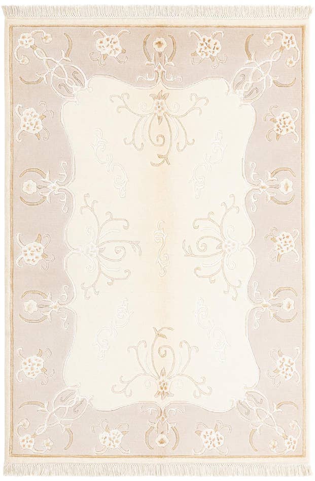 Detail image of 4' 1 x 5' 11 Darya Rug