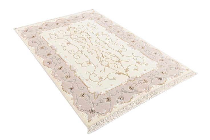 Detail image of 4' x 5' 11 Darya Rug