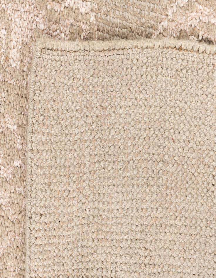 Detail image of 6' x 8' 9  Hand Knotted Darya Rug