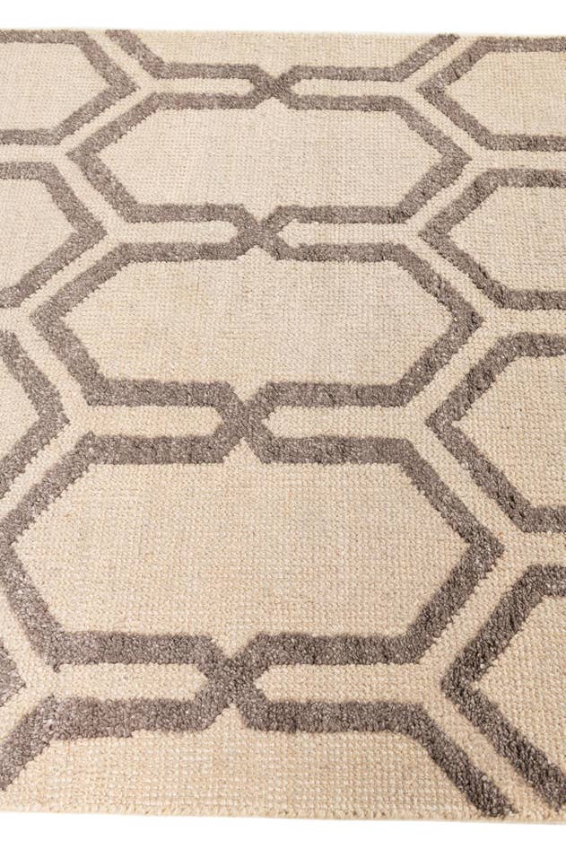 Detail image of 3' 9 x 5' 9 Hand Knotted Darya Rug