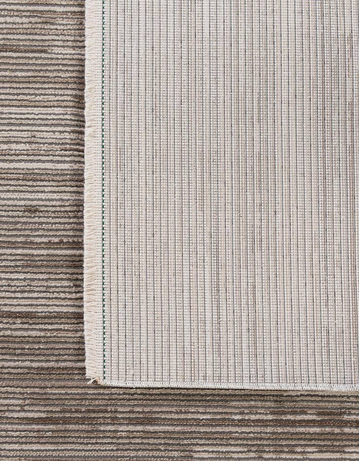 Detail image of 6' 7 x 9' 7 Deepa Rug