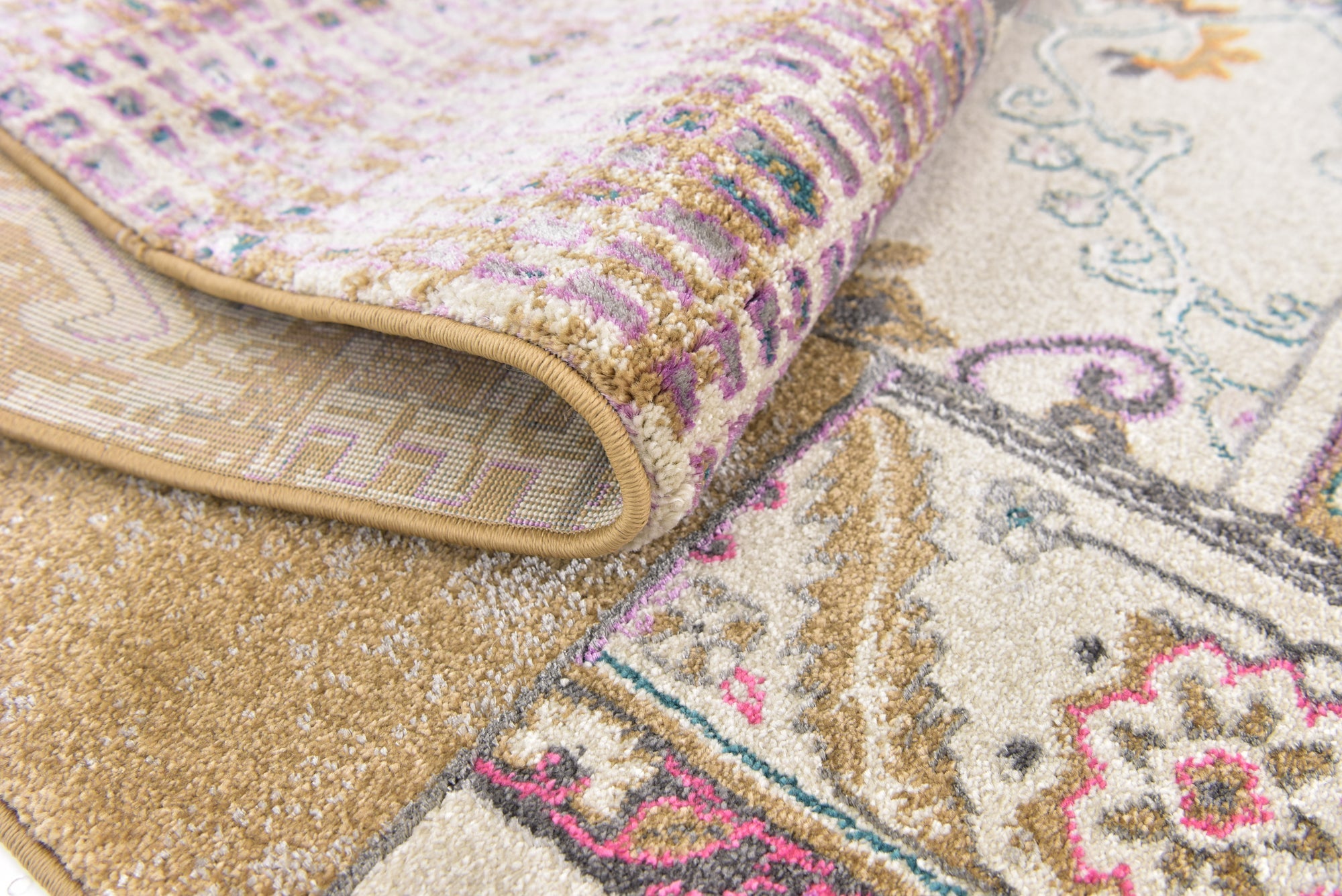 6' 7 x 9' 10 Delilah Rug