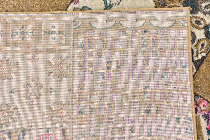 Detail image of 6' 7 x 9' 10 Delilah Rug