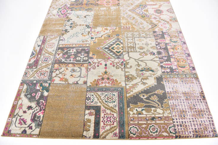 Detail image of 6' 7 x 9' 10 Delilah Rug