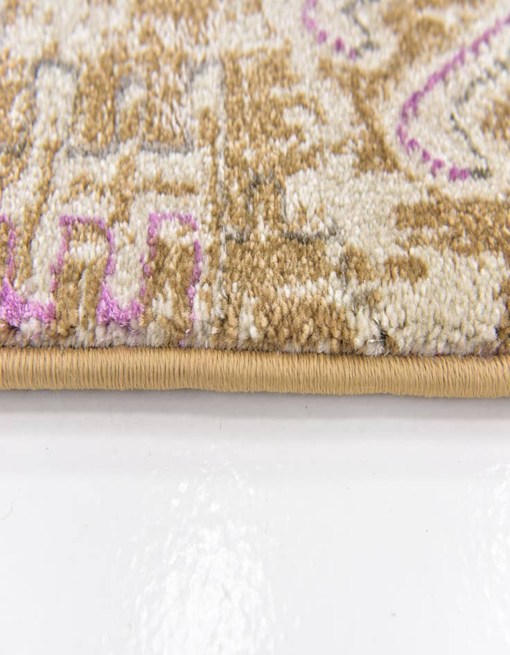 Detail image of 6' 7 x 9' 10 Delilah Rug