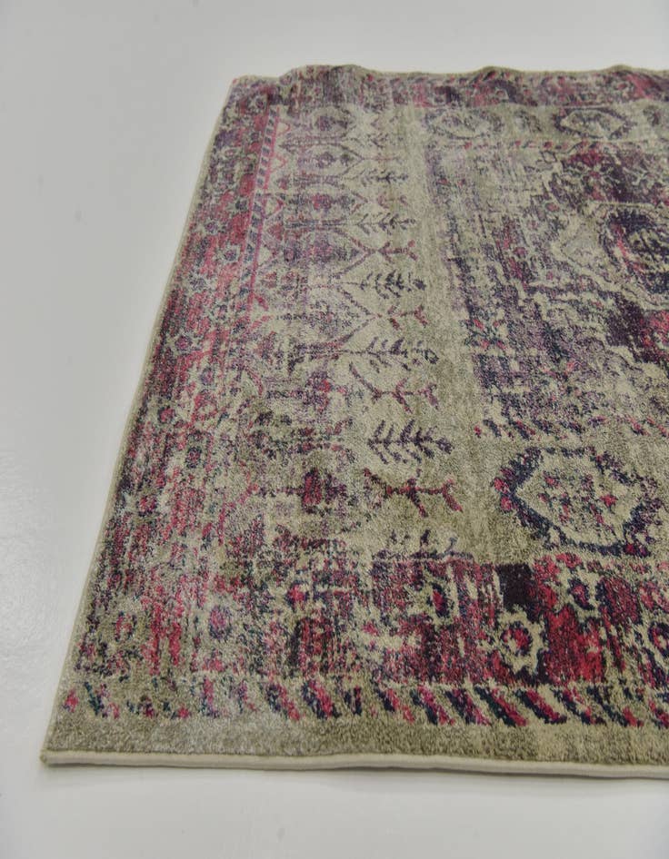 Detail image of 5' 2 x 7' 7 Delilah Rug