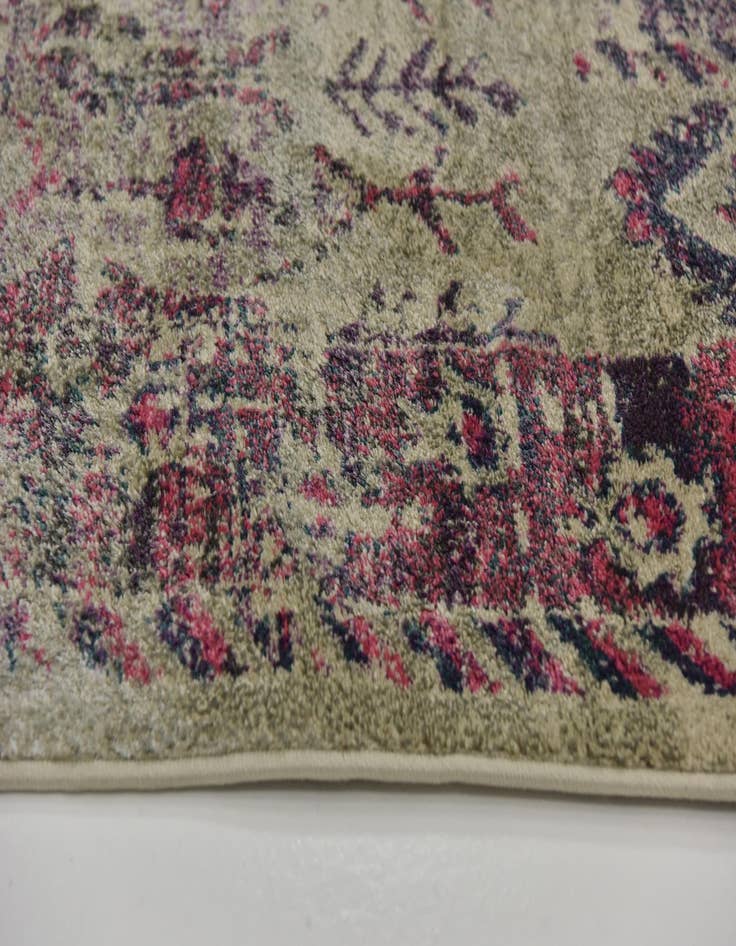 Detail image of 5' 2 x 7' 7 Delilah Rug