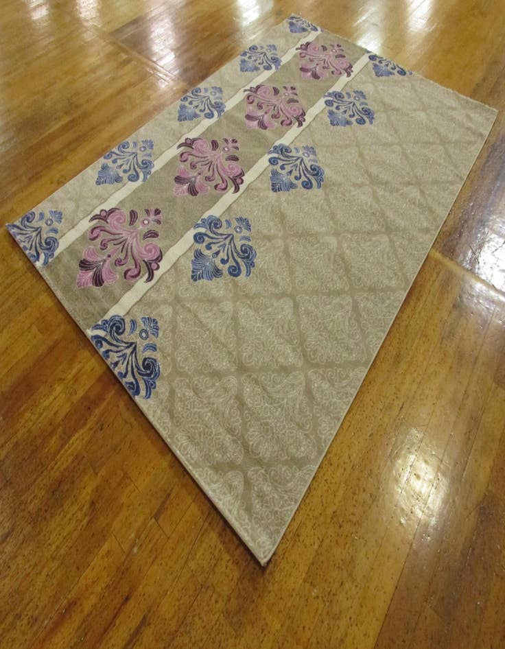 Detail image of 6' 7 x 9' 9 Diana Rug