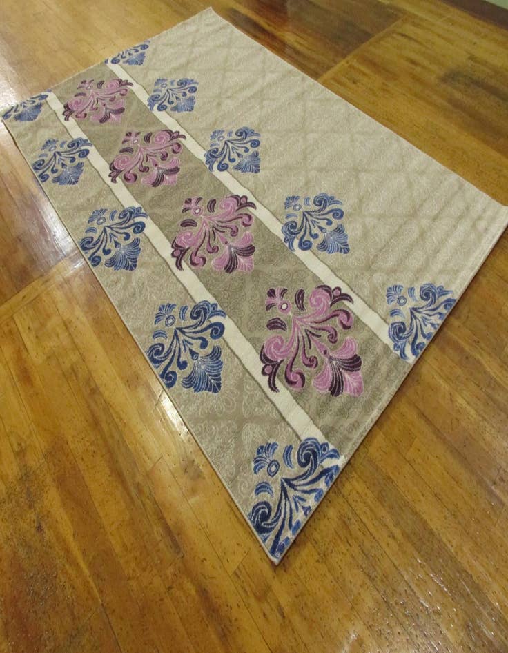 Detail image of 6' 7 x 9' 9 Diana Rug