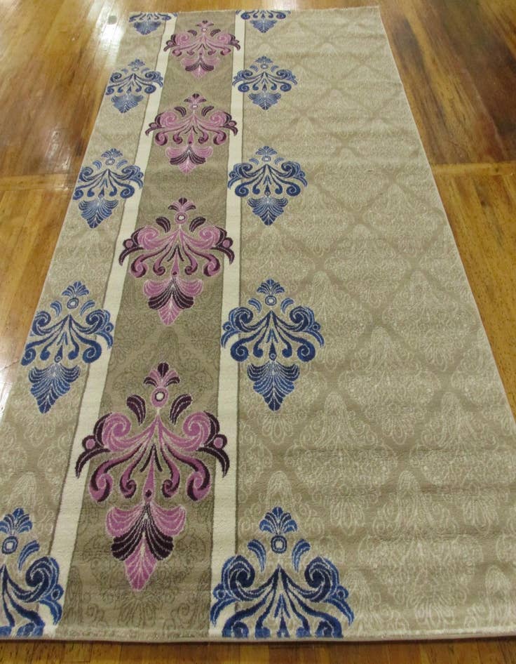 Detail image of 6' 7 x 9' 9 Diana Rug