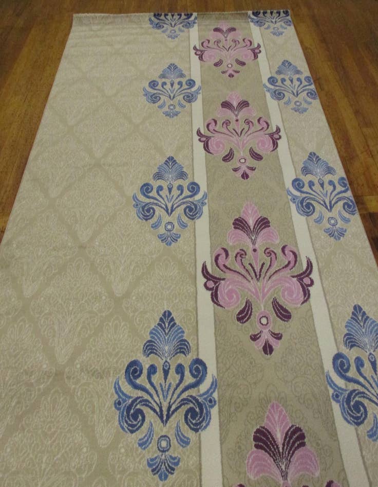 Detail image of 6' 7 x 9' 9 Diana Rug