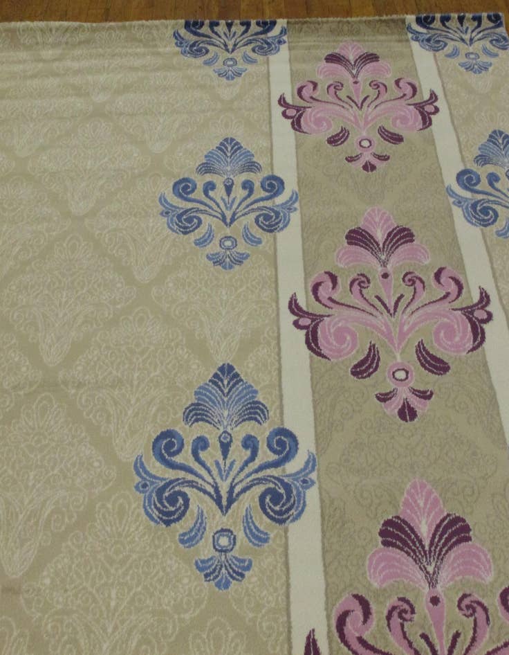 Detail image of 6' 7 x 9' 9 Diana Rug