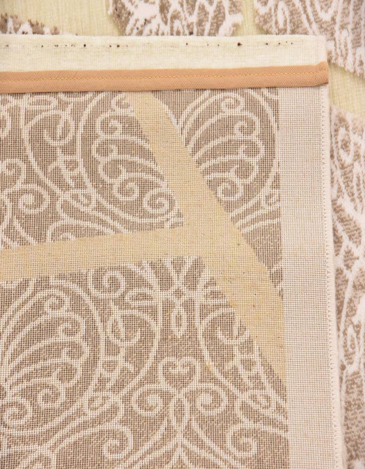 Detail image of 5' x 6' 7 Diana Rug