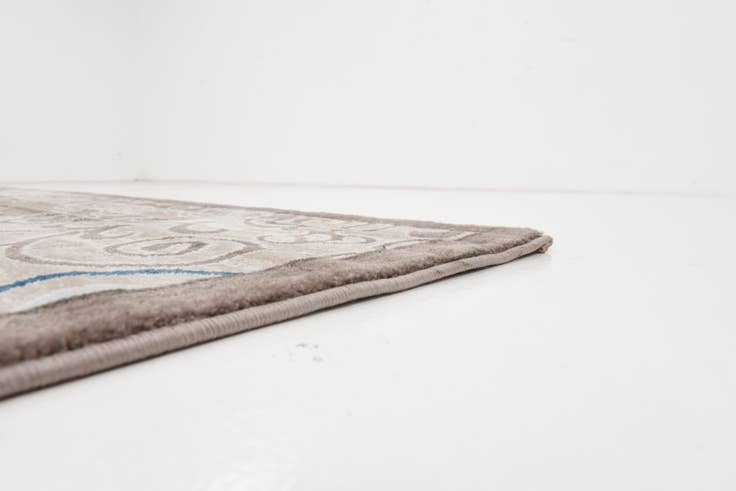 Detail image of 6' 7 x 9' 10 Diana Rug