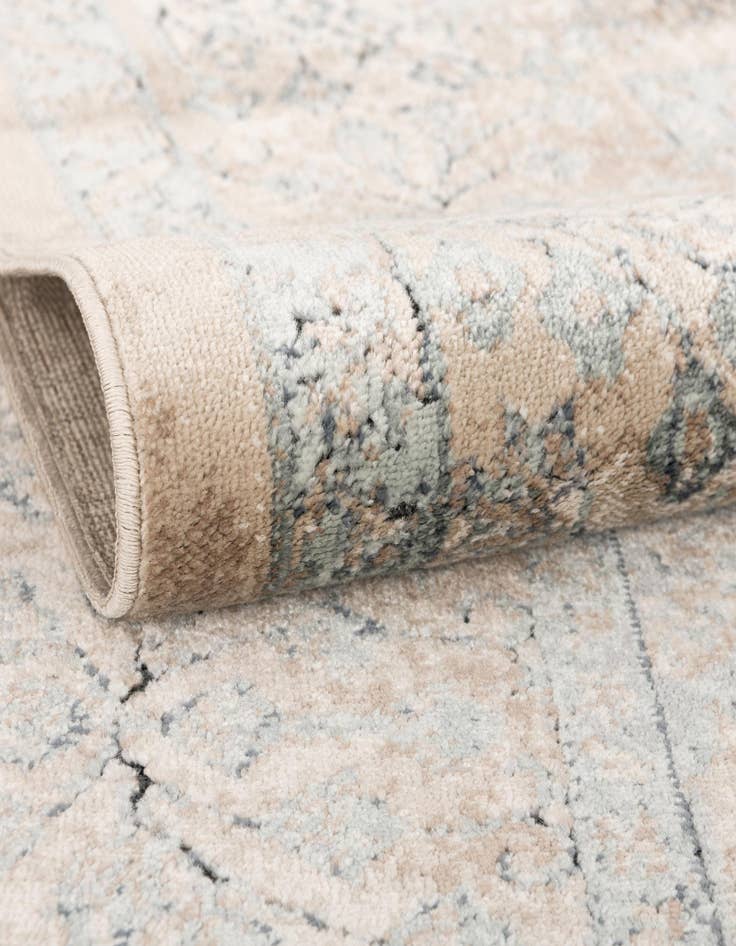 Detail image of 6' 7 x 9' 6 Eliza Rug