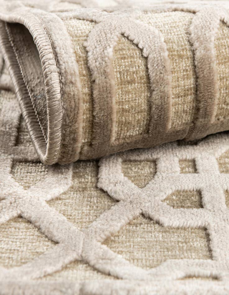 Detail image of 1' 8 x 2' 7 Eliza Rug