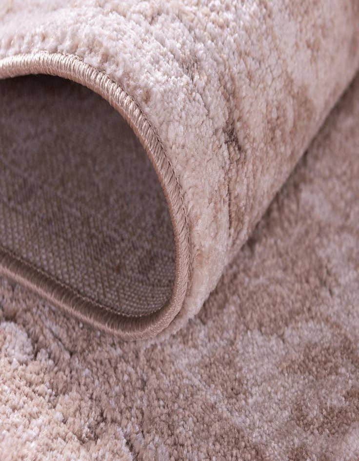 Detail image of 9' 10 x 13' Estate Rug