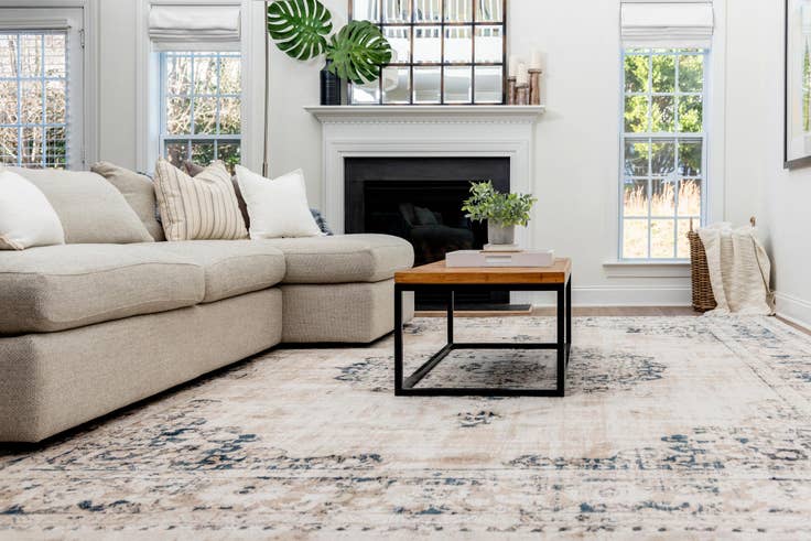Detail image of 9' 10 x 13' Estate Rug